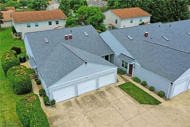 3406 Ivy Hill Circle B, Cortland, OH 44410