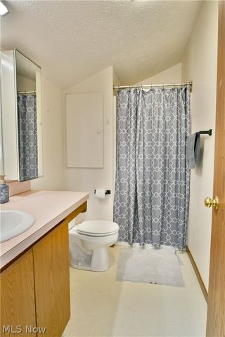 3406 Ivy Hill Circle B, Cortland, OH 44410