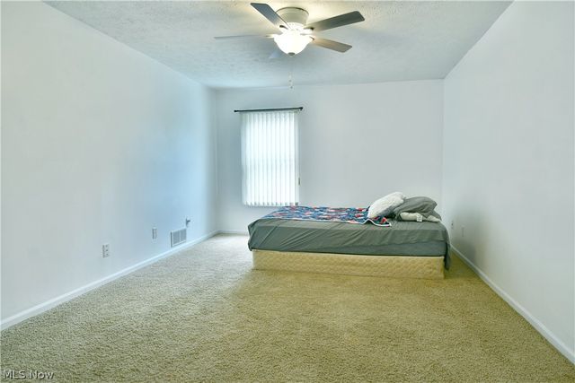 3406 Ivy Hill Circle B, Cortland, OH 44410