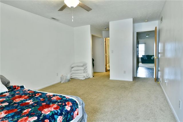 3406 Ivy Hill Circle B, Cortland, OH 44410