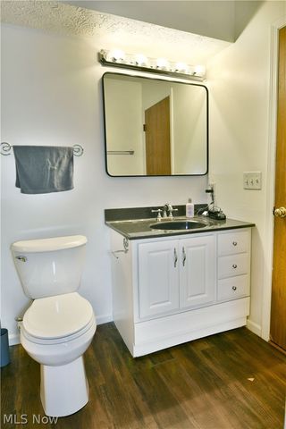 3406 Ivy Hill Circle B, Cortland, OH 44410