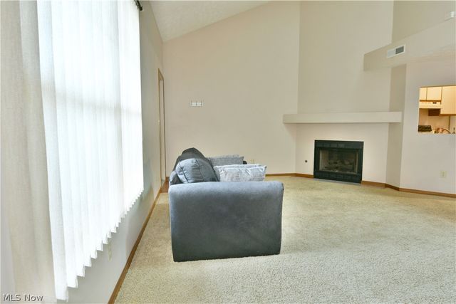 3406 Ivy Hill Circle B, Cortland, OH 44410