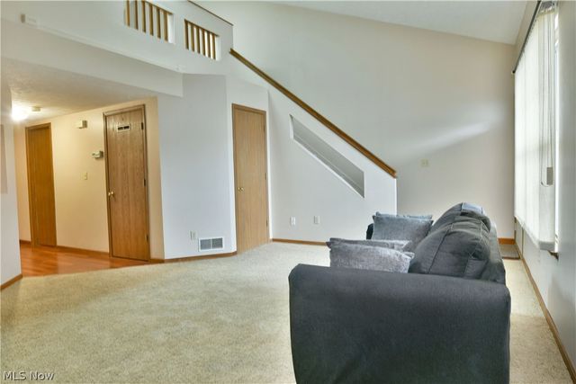 3406 Ivy Hill Circle B, Cortland, OH 44410