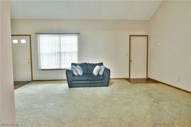 3406 Ivy Hill Circle B, Cortland, OH 44410