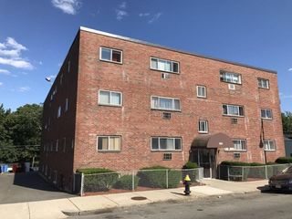 624 Hyde Park Ave B3, Boston, MA 02131