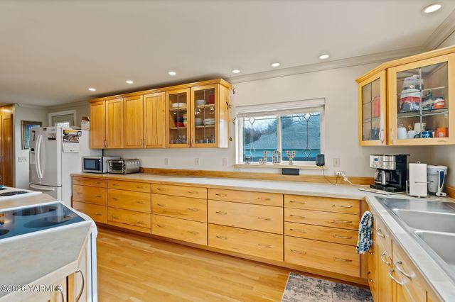 4305 Marylin Dr, Yakima, WA 98908