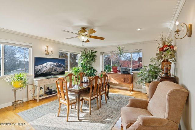 4305 Marylin Dr, Yakima, WA 98908