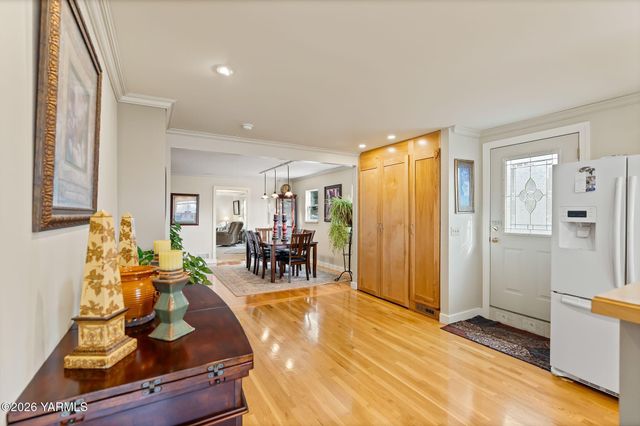 4305 Marylin Dr, Yakima, WA 98908