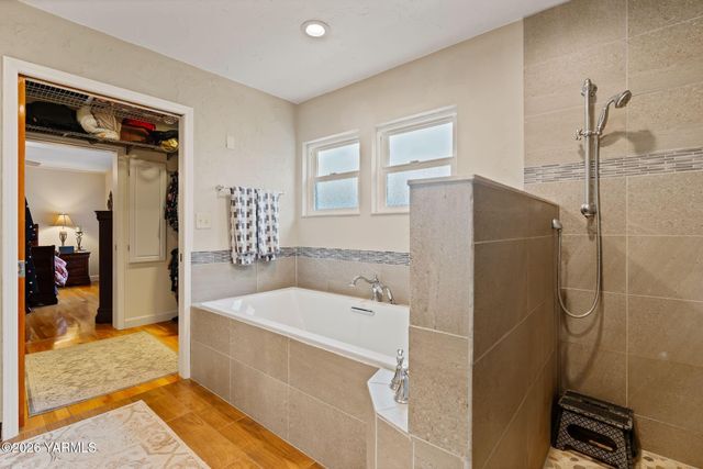 4305 Marylin Dr, Yakima, WA 98908