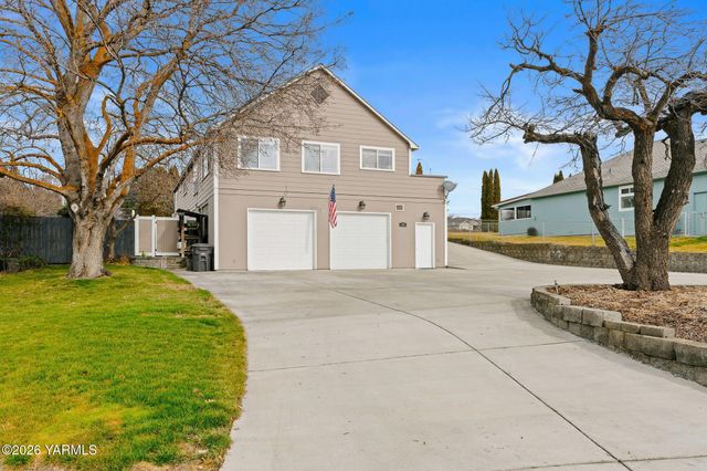 4305 Marylin Dr, Yakima, WA 98908