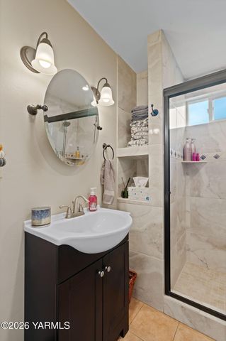 4305 Marylin Dr, Yakima, WA 98908