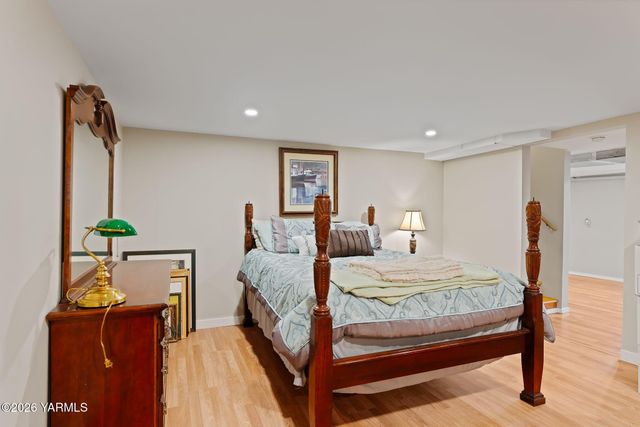 4305 Marylin Dr, Yakima, WA 98908