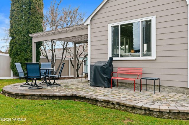 4305 Marylin Dr, Yakima, WA 98908