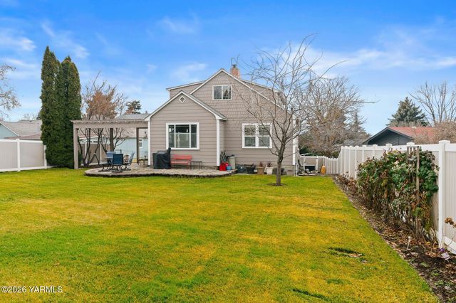 4305 Marylin Dr, Yakima, WA 98908