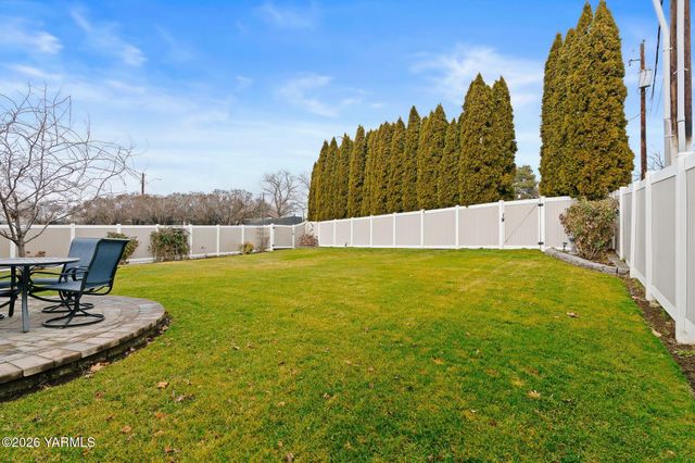 4305 Marylin Dr, Yakima, WA 98908