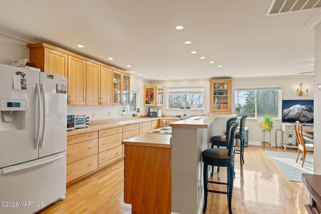 4305 Marylin Dr, Yakima, WA 98908