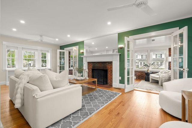 106 Central St, Hingham, MA 02043