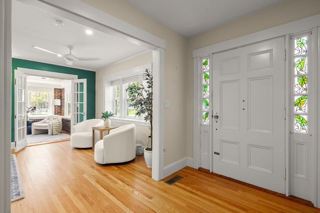 106 Central St, Hingham, MA 02043