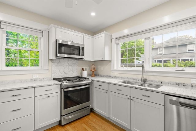106 Central St, Hingham, MA 02043