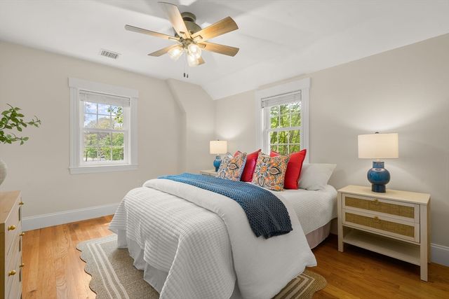 106 Central St, Hingham, MA 02043