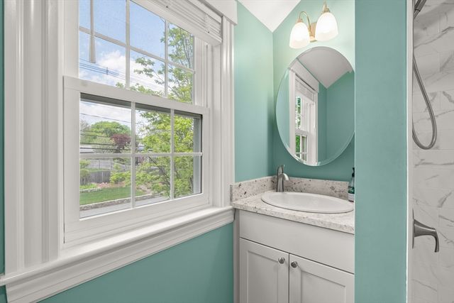 106 Central St, Hingham, MA 02043