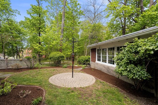 106 Central St, Hingham, MA 02043