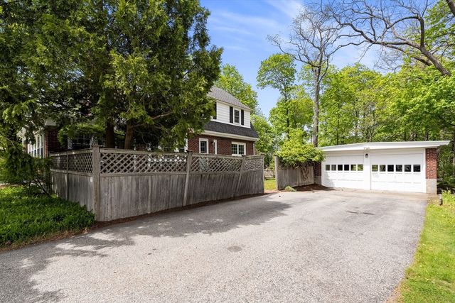 106 Central St, Hingham, MA 02043