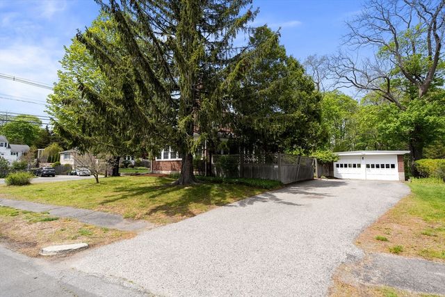 106 Central St, Hingham, MA 02043