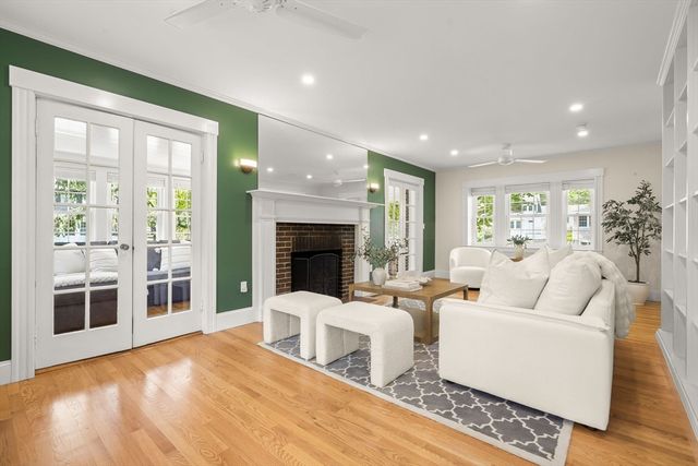 106 Central St, Hingham, MA 02043