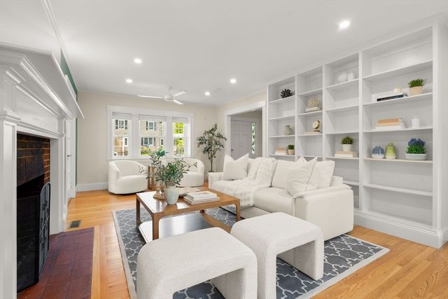 106 Central St, Hingham, MA 02043