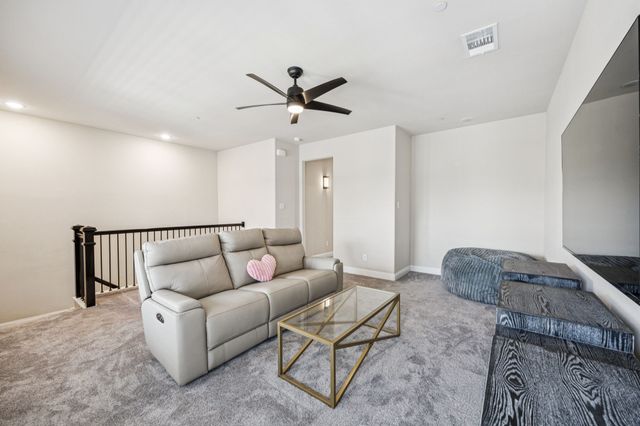 296 Ferndale Street, Lewisville, TX 75056