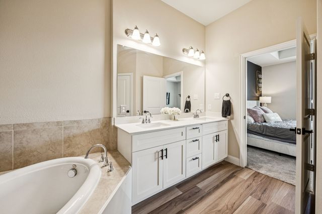 296 Ferndale Street, Lewisville, TX 75056