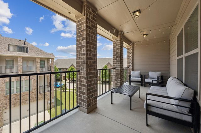 296 Ferndale Street, Lewisville, TX 75056