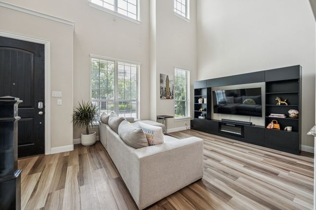 296 Ferndale Street, Lewisville, TX 75056