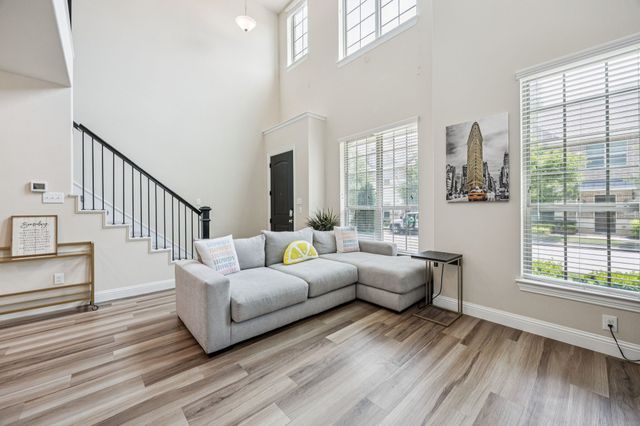 296 Ferndale Street, Lewisville, TX 75056