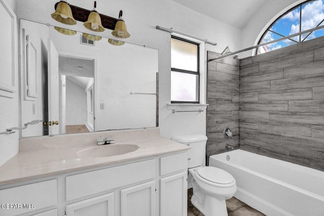 1439 JIM LARABEL Drive, El Paso, TX 79936