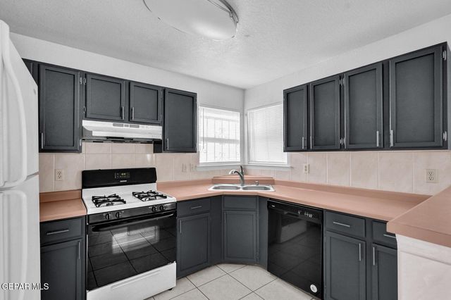 1439 JIM LARABEL Drive, El Paso, TX 79936