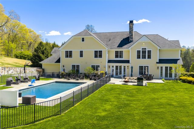 84 Twin Lakes Drive, Bedford, NY 10506