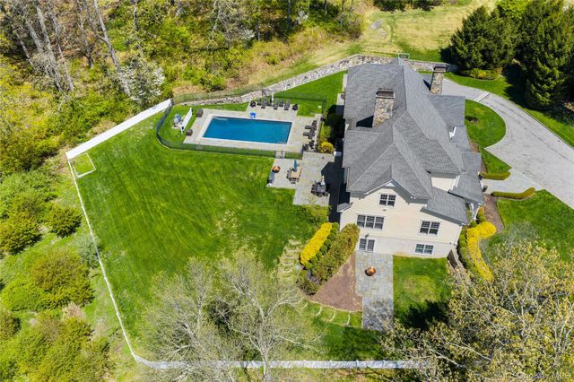 84 Twin Lakes Drive, Bedford, NY 10506