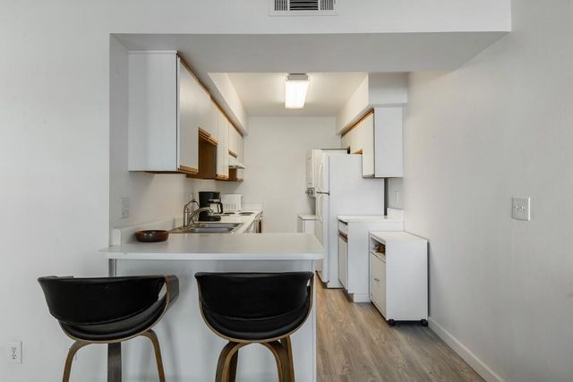 351 N Hermosa Drive 4b2, Palm Springs, CA 92262