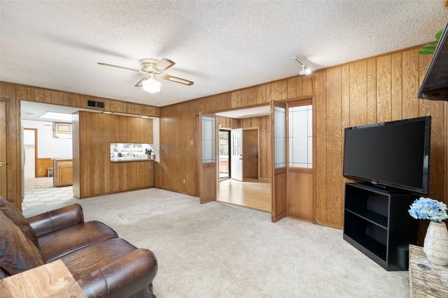 833 Ray Andra Drive, Desoto, TX 75115