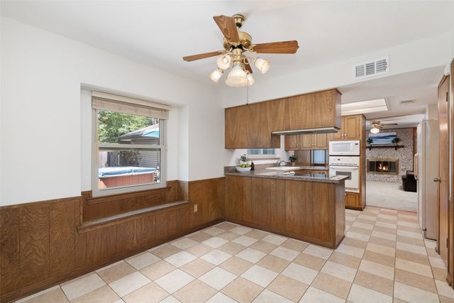 833 Ray Andra Drive, Desoto, TX 75115