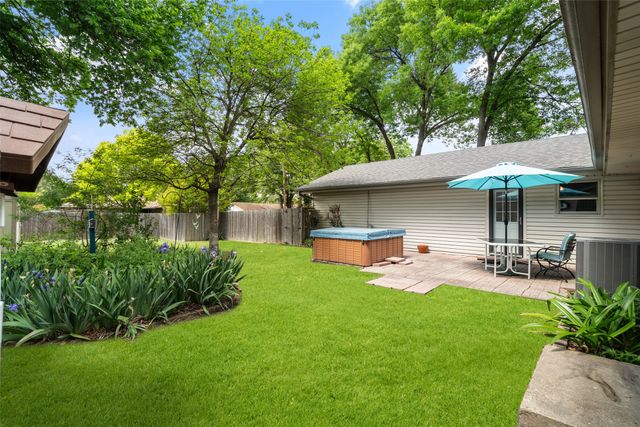 833 Ray Andra Drive, Desoto, TX 75115