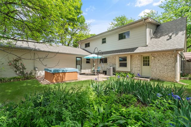 833 Ray Andra Drive, Desoto, TX 75115