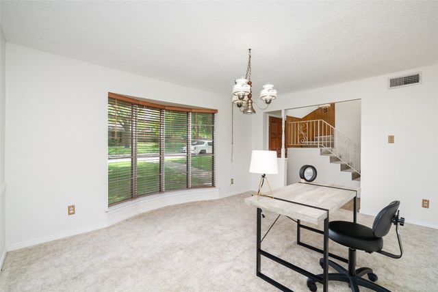 833 Ray Andra Drive, Desoto, TX 75115