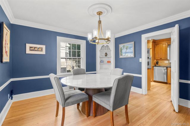 5 Wellyn Close, Bronxville, NY 10708