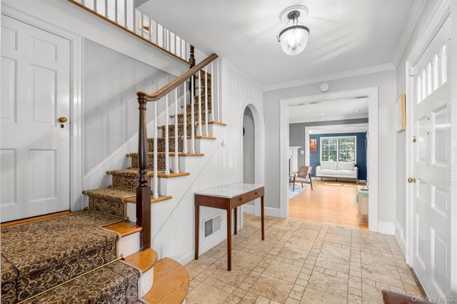 5 Wellyn Close, Bronxville, NY 10708