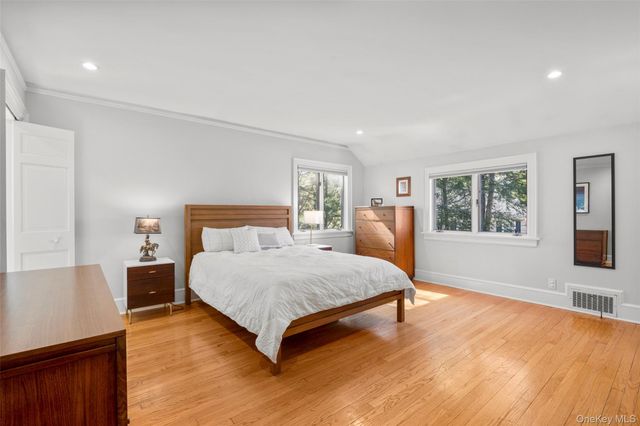 5 Wellyn Close, Bronxville, NY 10708