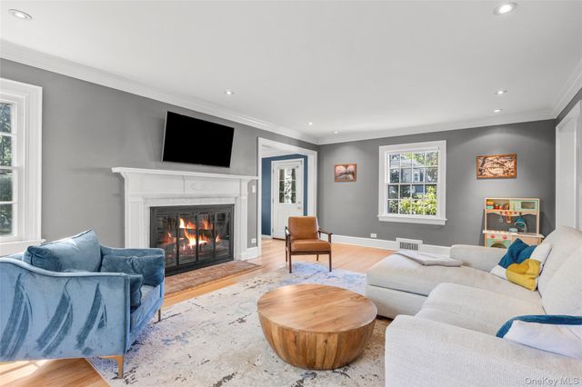 5 Wellyn Close, Bronxville, NY 10708