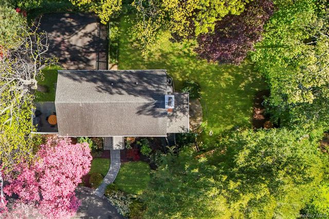 5 Wellyn Close, Bronxville, NY 10708